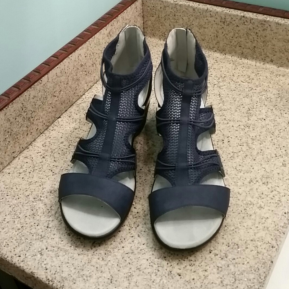 JBU wedge sandals